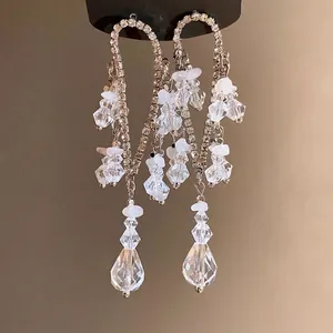Orecchini a nappa in argento sterling con strass scintillanti e cristalli trasparenti