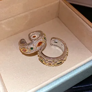 Anello aperto vintage in zircone in stile corte retrò con pietre colorate e trama