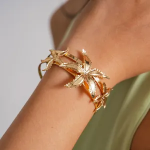 European American Style Gold Starfish Enamel Open Bangle Personalized Exaggerated Hollow Lace Metal Bracelet Women Fashion Jewelry