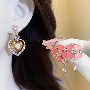 Orecchini a Bottone con Pendente a Cuore in Lega con Strass Stile Corte Vintage con Perno in Argento Eleganti Gioielli Donna