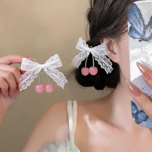 Süße Spitze Schleife Haarklammer Mit Harz Kirsche Anhänger Handgefertigte Entenschnabel Clip Für Damen Mädchen Elegant Täglich Haarschmuck