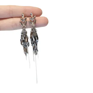 Elegant vintage silver wheat ear tassel drop earrings with shimmering zircon accents