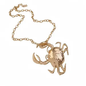 Creative statement 3D crab pendant necklace with chunky chain and polished gold-tone finish