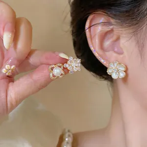 French Retro Flower Artificial Pearl Rhinestone Stud Earrings For Women Gold Plated Copper 925 Sterling Silver Post Earrings Jewelry