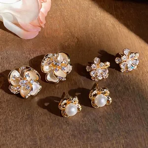 Elegant French retro gold-plated pearl and zircon flower stud earring set for women
