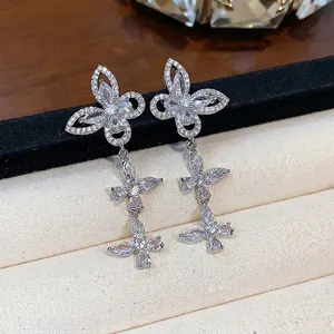 Elegante Schmetterlings-Ohrhänger aus Sterlingsilber mit funkelnden Zirkonia-Steinen