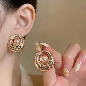 Luxury Alloy Round Hollow Geometric Stud Earrings With 925 Sterling Silver Earring Post Gold Artificial Pearl Fashion Jewelry For Women