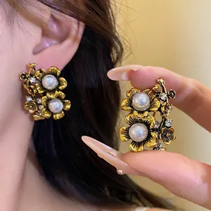 Vintage Flower Stud Earrings For Women Luxurious Alloy Artificial Pearl Rhinestone Earrings With Silver Earring Post Elegant Retro Jewelry Gift
