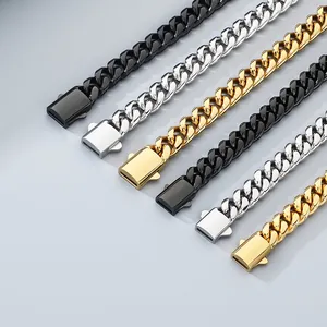 Vista dettagliata di bracciali a catena groumette lucidi in colori oro, argento e nero