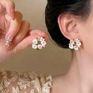 French Vintage Floral Artificial Pearl Stud Earrings For Women Luxurious Rhinestone Flower Wreath Dainty Earrings Jewelry Gift