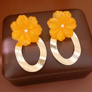 European Style Resin Flower Stud Earrings With Gold Plated Alloy Circle And Silver Earring Post Oversized Artificial Pearl Floral Earrings For Women