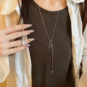 Elegant floral pearl pendant adjustable silver necklace for women on model
