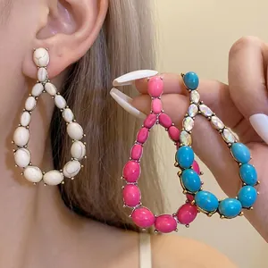 Orecchini a goccia vintage con intarsi in pietra colorata e aghi in argento 925.
