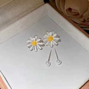 S925 silver enamel daisy and pearl stud earring set in elegant jewelry box
