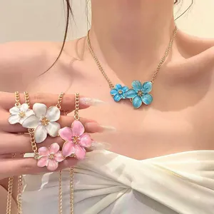 Elegant Alloy Drip Oil Flower Pendant Necklace For Women Gold Plated Sweet Floral Clavicle Chain Beach Vacation Jewelry