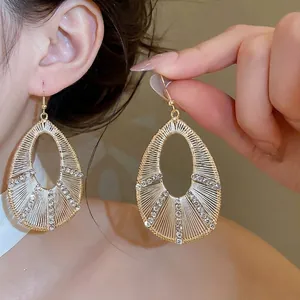 Orecchini a Goccia d'Acqua con Strass Orecchini Pendenti in Lega Intrecciata Elegante Gioielli di Lusso da Donna