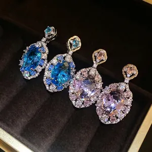 Gioielli di lusso con zirconi ovali in blu e rosa lavanda dal design vintage