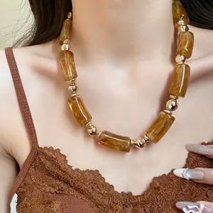 Collana di perle d'ambra acrilica stile Maillard vintage gioielli di moda eleganti