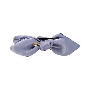 Elegante graublaue Satin-Schleife Bananenspange für Pferdeschwanz und Haarstyling