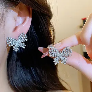 Elegante Schleife Ohrstecker Mit 925 Sterlingsilber Ohrstecker-Stift Zirkonia Künstliche Perle Mode Schmuck Für Damen