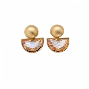 Eleganti orecchini a clip a semicerchio in oro opaco con cristalli champagne sfaccettati