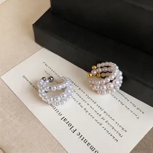 Eleganti clip per orecchie a strati in perle stile francese per lobi non forati