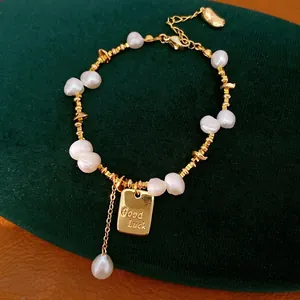 Bracciale di Perle d'Acqua Dolce Placcato Oro 18K per Donna Lusso Lega Inciso Good Luck Etichetta Quadrata Bracciale Gioielli Regalo