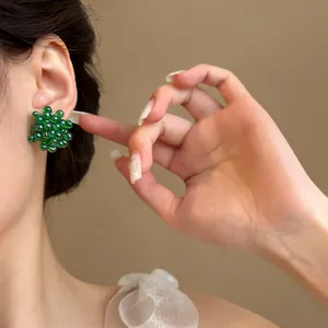 Eleganti orecchini a grappolo d'uva verde scuro per abiti tradizionali Hanfu e Qipao