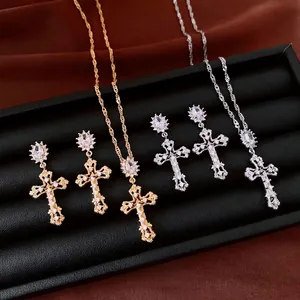 Luxe 18K Verguld Zirconia Kruis Hanger Halsketting en Oorbellen Barok Hol Sieraden Voor Vrouwen Dagelijks Daten