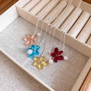 Collier Perles Fleur en Verre Couleur Dopamine pour Femmes Été Accent de Perle Artificielle Chaîne de Clavicule Argentée Bijoux