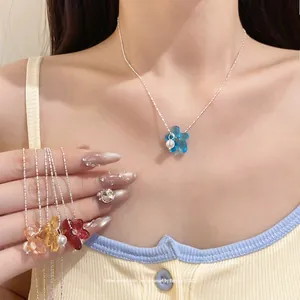 Collier à pendentif fleur colorée avec perle pour femme style dopamine tendance