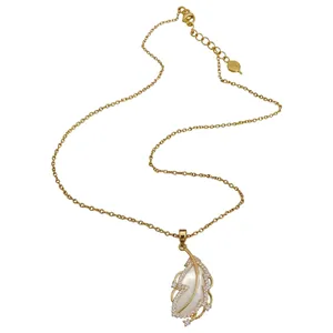 Elegant 18k gold plated feather pendant necklace with mother of pearl and sparkling zircons