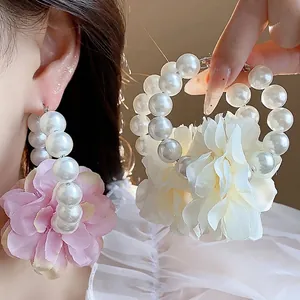 Orecchini a Cerchio con Perle Artificiali Esagerati Francesi con Grande Fiore in Tessuto e Perno in Argento 925 per Donna
