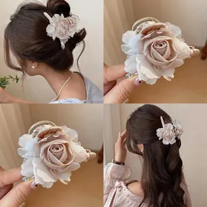 Grande Pinza per Capelli in Tessuto Elegante Clip a Squalo a Forma di Rosa in Raso per Donna Accessori per Capelli Alti Clip Dolce