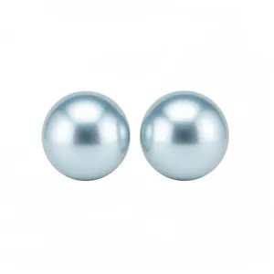 Pendientes de botón minimalistas de plata con perlas azules iridiscentes estilo francés