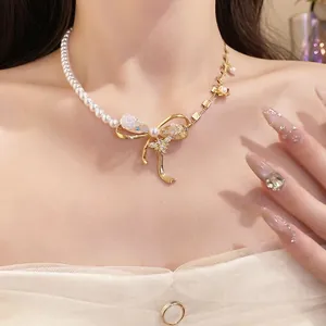 Vintage palace style zircon pearl bow necklace with bee and flower details for elegant women