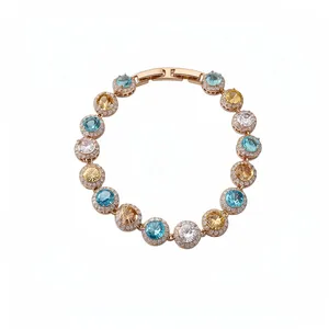Elegante bracciale dorato con zirconi rotondi colorati e aloni di cristalli scintillanti.
