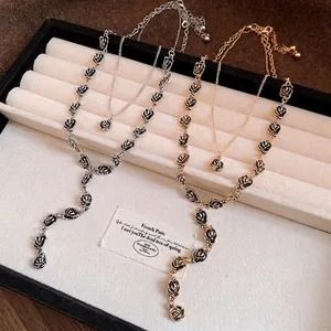 Collana Regolabile con Rose a Doppio Strato per Donna Vintage Francese Oro Argento Lega Smalto Nero Collana Girocollo Gioielli