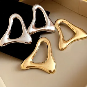 Orecchini a lobo vintage a triangolo cavo con finitura metallica lucida oro e argento