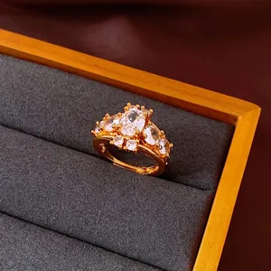 Anello Aperto in Zirconia Ovale Vintage Stile Palazzo di Lusso Anello da Dito in Rame Regolabile Retro Donna Gioielli