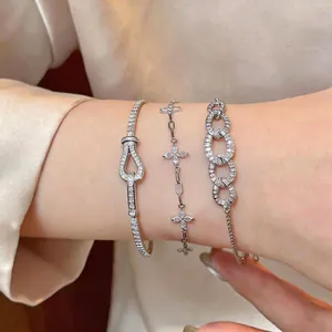 Bracciale in Rame con Strass Minimalista Fibbia a Ferro di Cavallo Regolabile Braccialetto a Scorrimento Ciondolo a Fiore Gioielli di Moda Geometrici per Donna