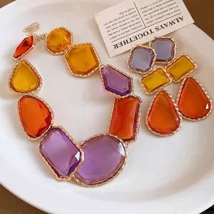 Ensemble de Bijoux en Alliage de Résine Style Palais Vintage pour Femmes Collier Oval Géométrique Coloré Boucles d'Oreilles Banquet Rétro Accessoire de Cou