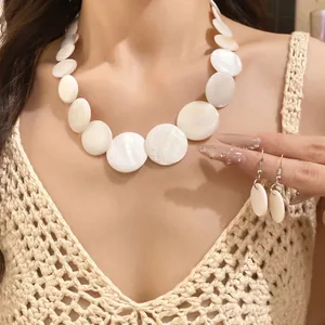 Vintage Round Shell Pendant Necklace And Earrings Set French Elegant Geometric Jewelry For Women Banquet Accessories