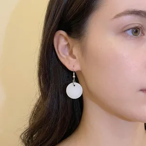 Elegant minimalist white shell round pendant earrings with vintage silver hooks for women