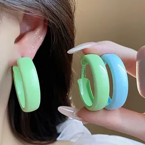 Elegant silver needle spray paint hoop earrings in dopamine green and blue colors