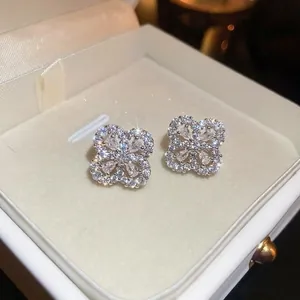 Raffinati Orecchini a Bottone a Fiore in Rame Con Perno in Argento Eleganti Orecchini Floreali in Zirconia per Donna Gioielli di Lusso