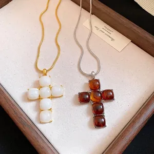 Vintage Resin Cross Pendant Necklace For Women Retro Minimalist Snake Chain Maillard Style Alloy Fashion Jewelry Accessory Gift