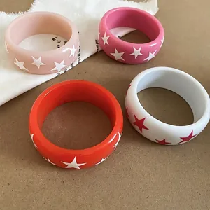 Bracelets joncs colorés en résine avec motifs d'étoiles pour un style Y2K tendance