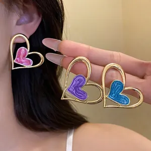 Pendientes de Botón de Corazón de Aleación Retro Esmalte de Aceite Doble Capa en Forma de Corazón para Mujeres Joyería de Moda