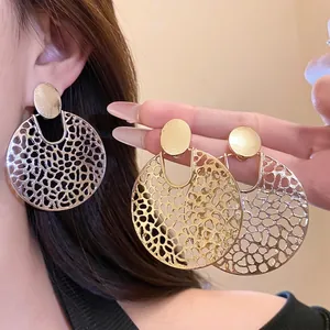 Runde Hohle Anhänger Ohrringe Für Damen Minimalistischer Legierung Schmuck Mit Silbernem Ohrringpfosten Elegante Gold Silberne Geometrische Ohrringe